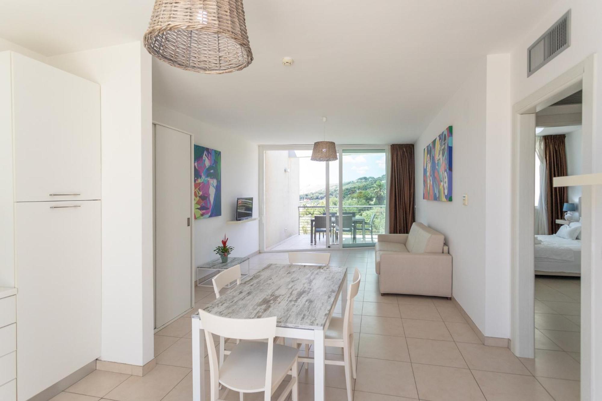 19 Summer Suites Санта Чезареа Терме Екстериор снимка